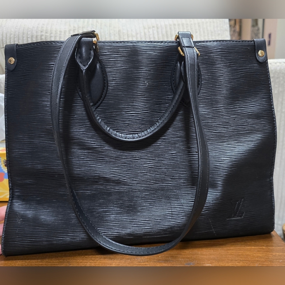 Structured Tote Bag in Black